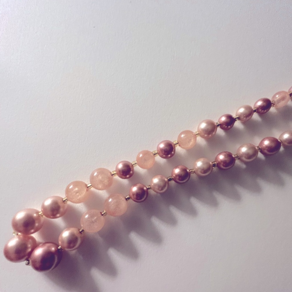 Vintage Necklace Pearls faux: Peach, pink, mauve, with frosted & gold seed Beads